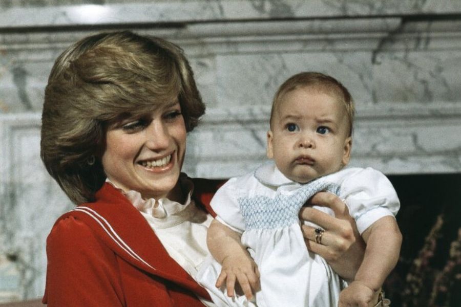Diana and baby william